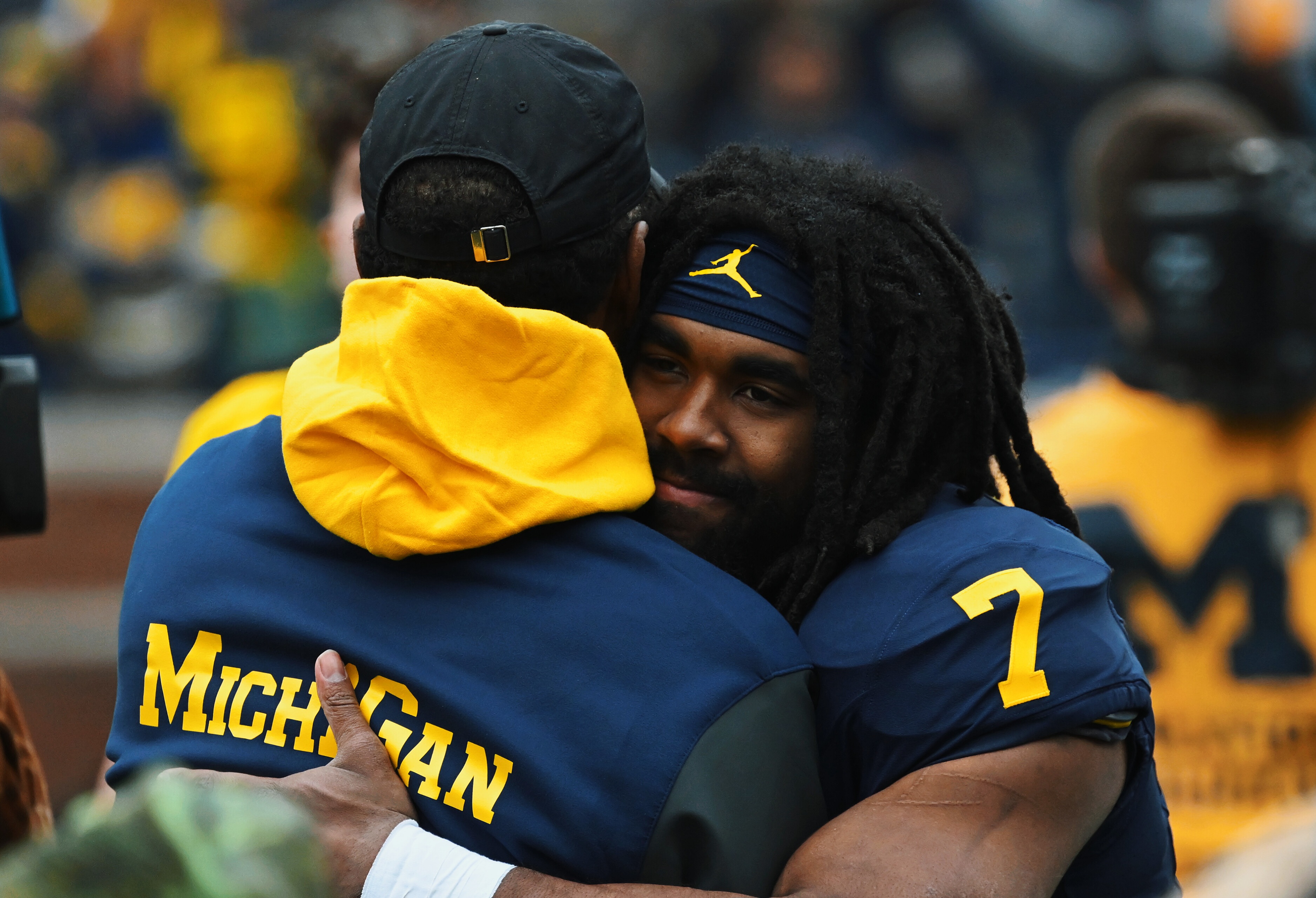 Donovan Edwards Visits Patients Ahead Of Mother’s Day
